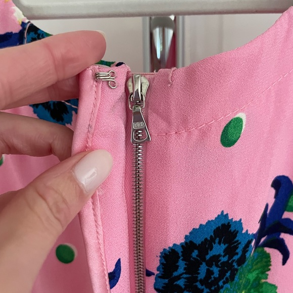 MARC JACOBS NWOT! Pink floral blouse with peplum detail. - Picture 9 of 14